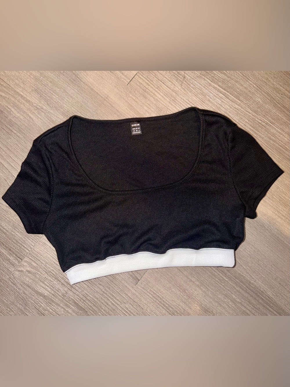SHEIN Ribbed Crop Top